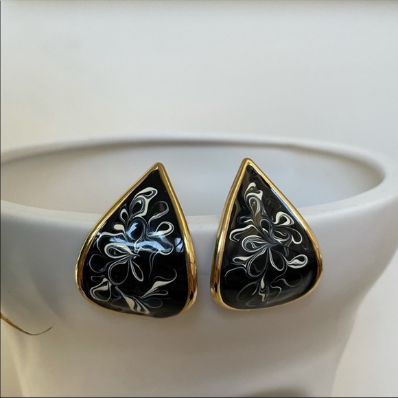 Vintage enamel, brass large pierced new earrings - Picture 3 of 5